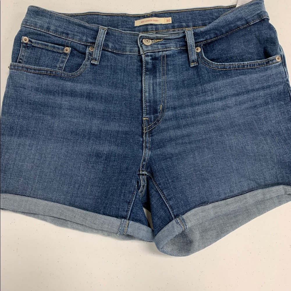 Levi short shorts size 30